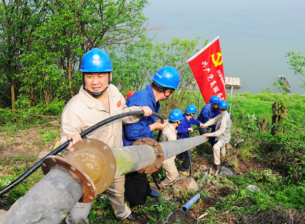【纪念建党95周年】牢记党员身份 争当先锋楷模