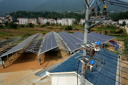 在脱贫攻坚中履责担当