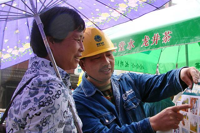 眉山：“三主动”贴心服务返乡民工