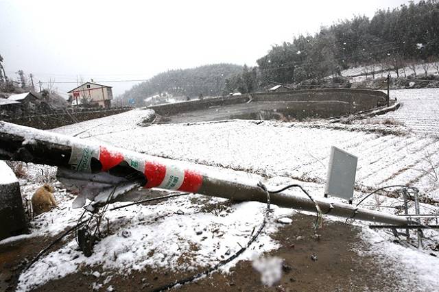 达州：雪中抢修