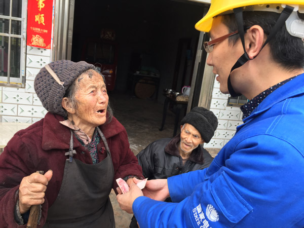 【新春走基层】遂宁：桃花节前去巡线