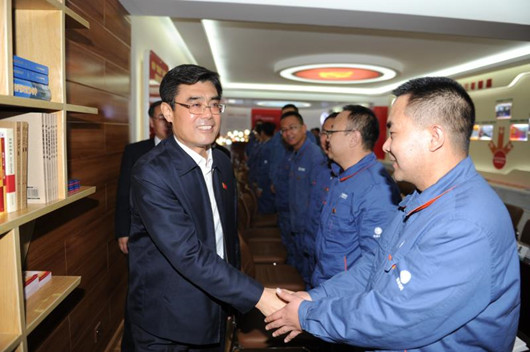 在学懂弄通做实上下功夫</p><p>  迅速掀起学习贯彻党的十九大精神热潮