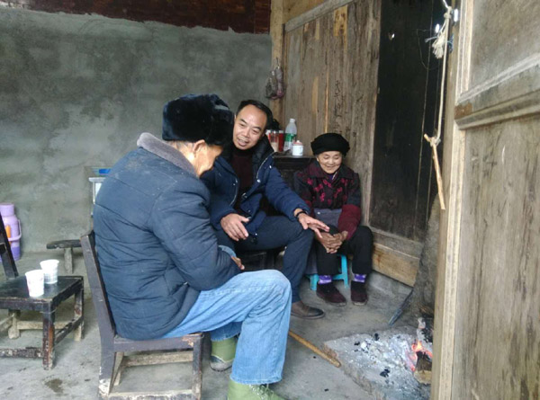 广元：雪中送“炭” 暖身又暖心