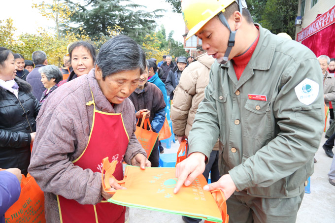 【架连心桥】资阳：为民服务情满车城