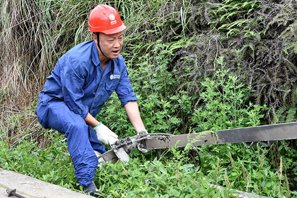 眉山：工地上的生日 