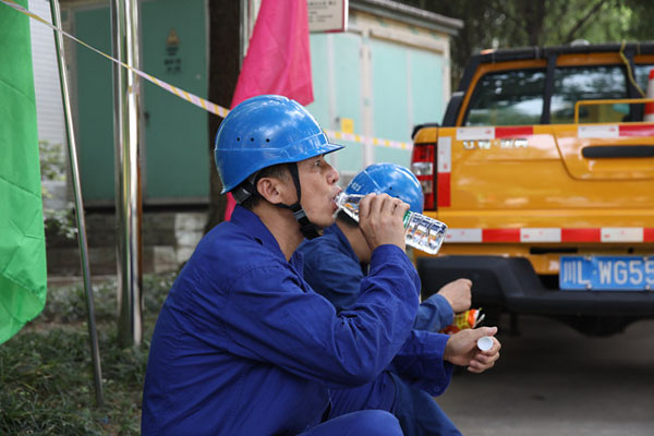 乐山：电力人的高考一天 