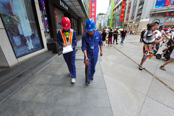 成都：排查城市商业中心电缆