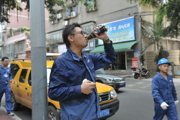 泸州：高温下的“湿身”行动