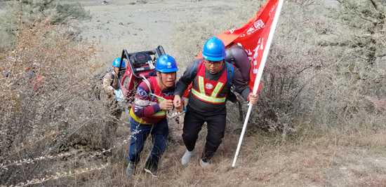 甘孜：坚守白格堰塞湖261小时 