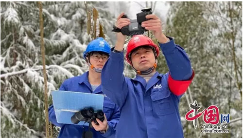 中国网：芦山县：风雪中的“保电”人