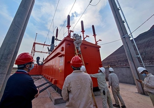 人民网:绿色硅谷建设加速 临时变电站火速登场2.jpg