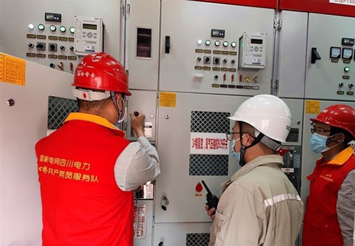 人民网:绿色硅谷建设加速 临时变电站火速登场3.jpg