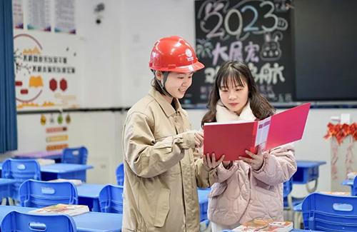 电网头条：视觉｜开学第一天，供电人去得比谁都早！3.jpg