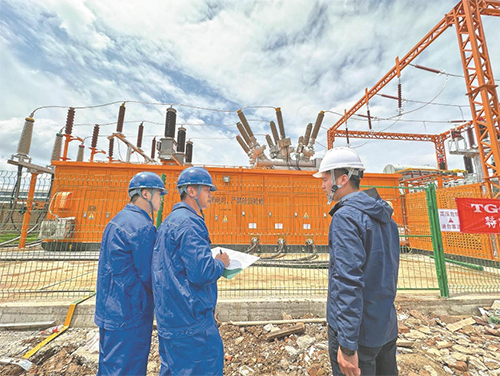 《国家电网报》：服务百亿级项目快速通电2.png