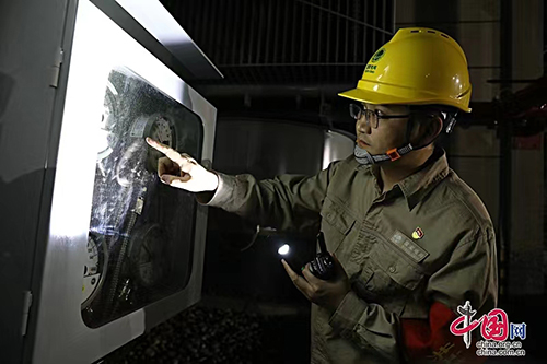 中国网：四川：破难题、促发展&mdash;&mdash;又一座500千伏变电站完成增容 度夏电力供应再添保障5.jpg