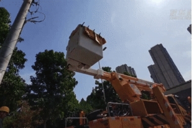 迎峰度夏丨高温下的坚守 保供电护清凉