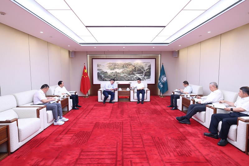 庞骁刚总经理会见上海市委常委、常务副市长吴伟