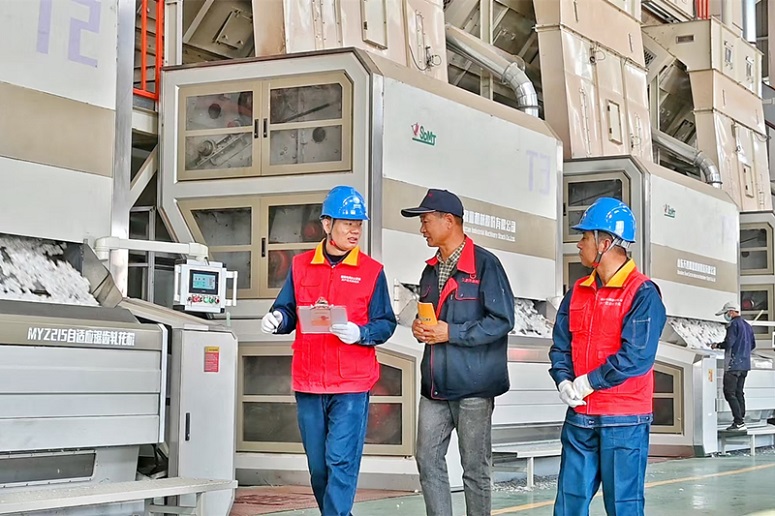 共绘天山南北光明画卷