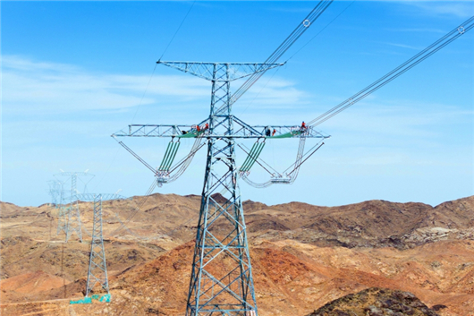 天山南北动能澎湃