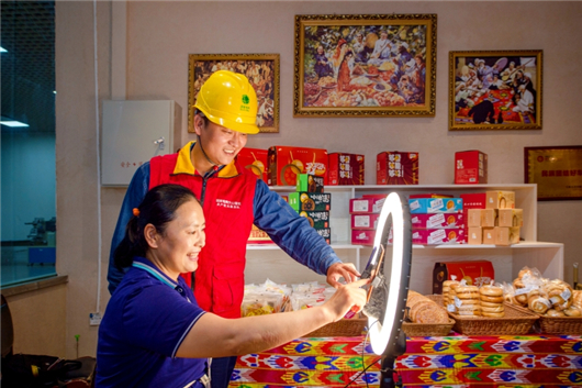 天山南北动能澎湃