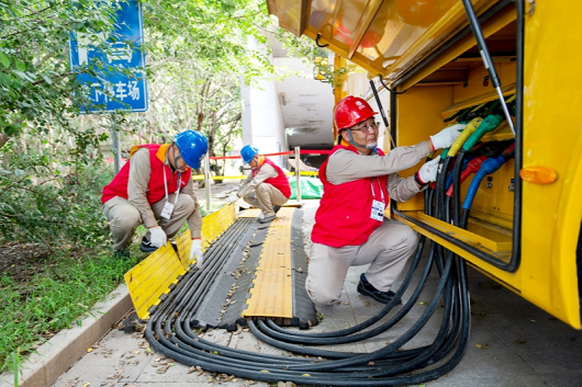 大国工匠国家电网张黎明:点亮万家的蓝领工匠