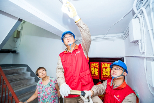 大国工匠国家电网张黎明:点亮万家的蓝领工匠