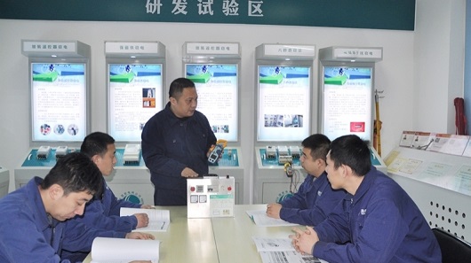 大国工匠国家电网朱劲雷:专业专注的“电网卫士”