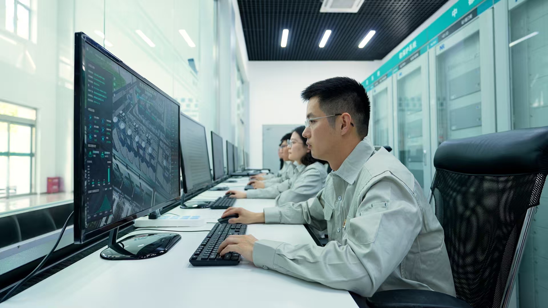 国家电网:保障双节假期用电 增添绿色发展动能