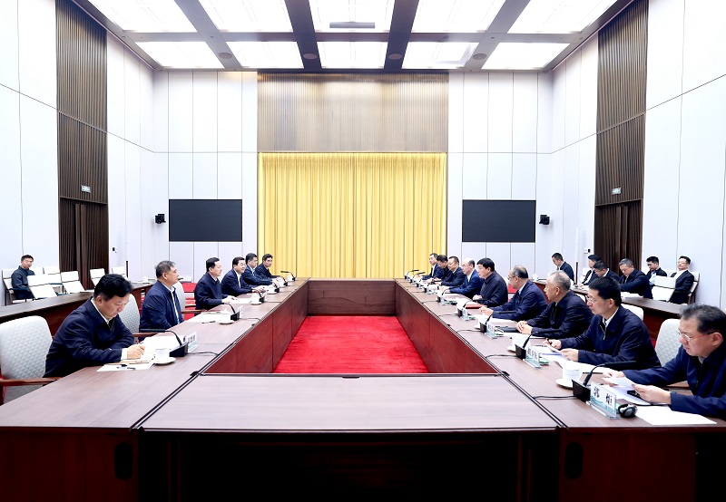 张智刚董事长与山东省省长周乃翔举行会谈