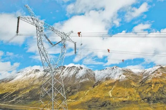 沿着总书记的足迹｜描绘雪域高原电网发展绿色画卷