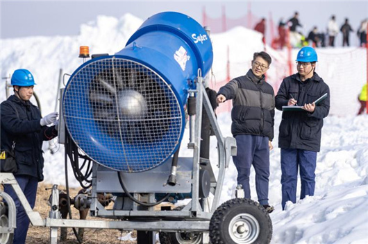 国家电网广大员工假期坚守一线保供电