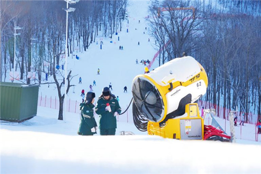 国家电网广大员工假期坚守一线保供电