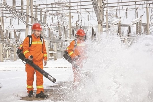 战寒潮保供电 守护民生温度