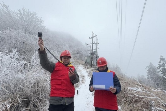 战寒潮保供电 守护民生温度