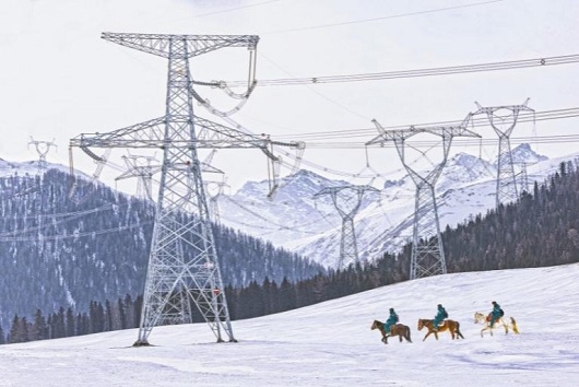 战寒潮保供电 守护民生温度