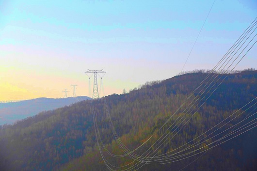 新春走基层|群山之间,为特高压“穿针引线”