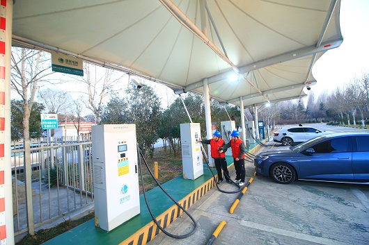 张智刚、张文峰检查春节值班保电工作并慰问一线员工