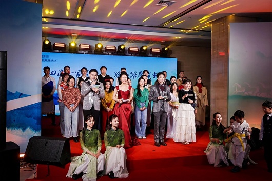 节日我在岗|海外过节送祝福