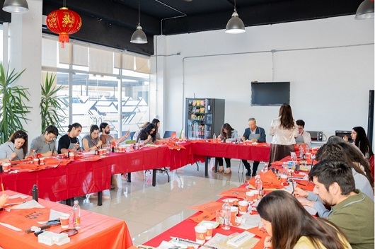 节日我在岗|海外过节送祝福