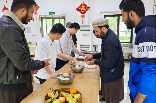 节日我在岗|海外过节送祝福