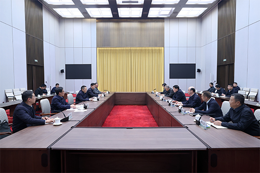 张智刚董事长与西藏自治区主席嘎玛泽登举行会谈