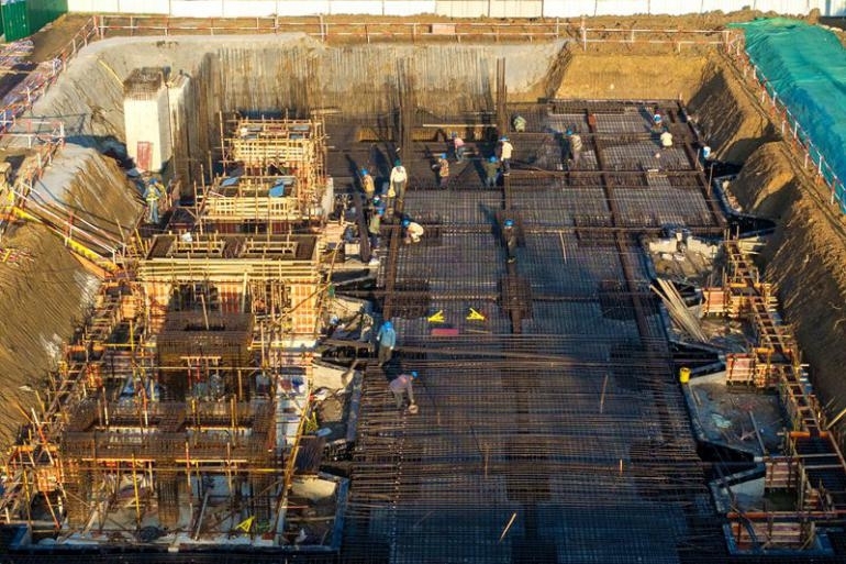节日我在岗｜奋战电网建设现场