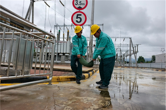 国家电网积极应对强降雨全力以赴保供电